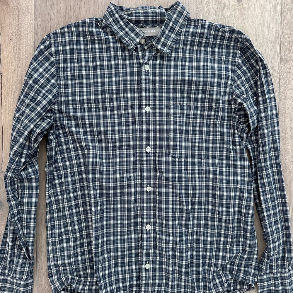 Everlane Longsleeve Button-up shirt size Medium